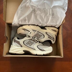 New Balance Turtledove with Angora and Mushroom sneakers- size W6/M4.5